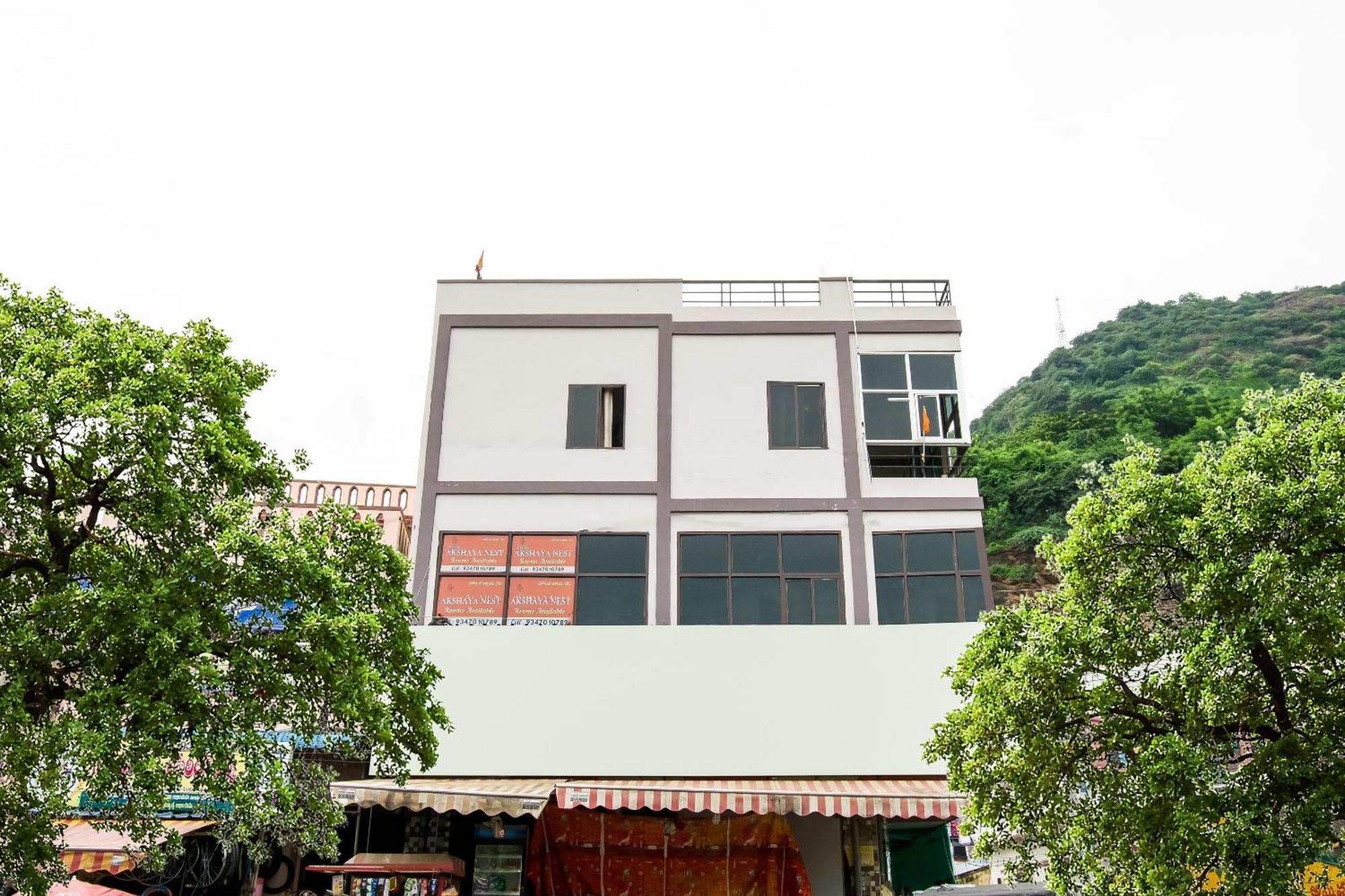 Oyo Akshaya Nest Hotel Vijayawāda Екстериор снимка