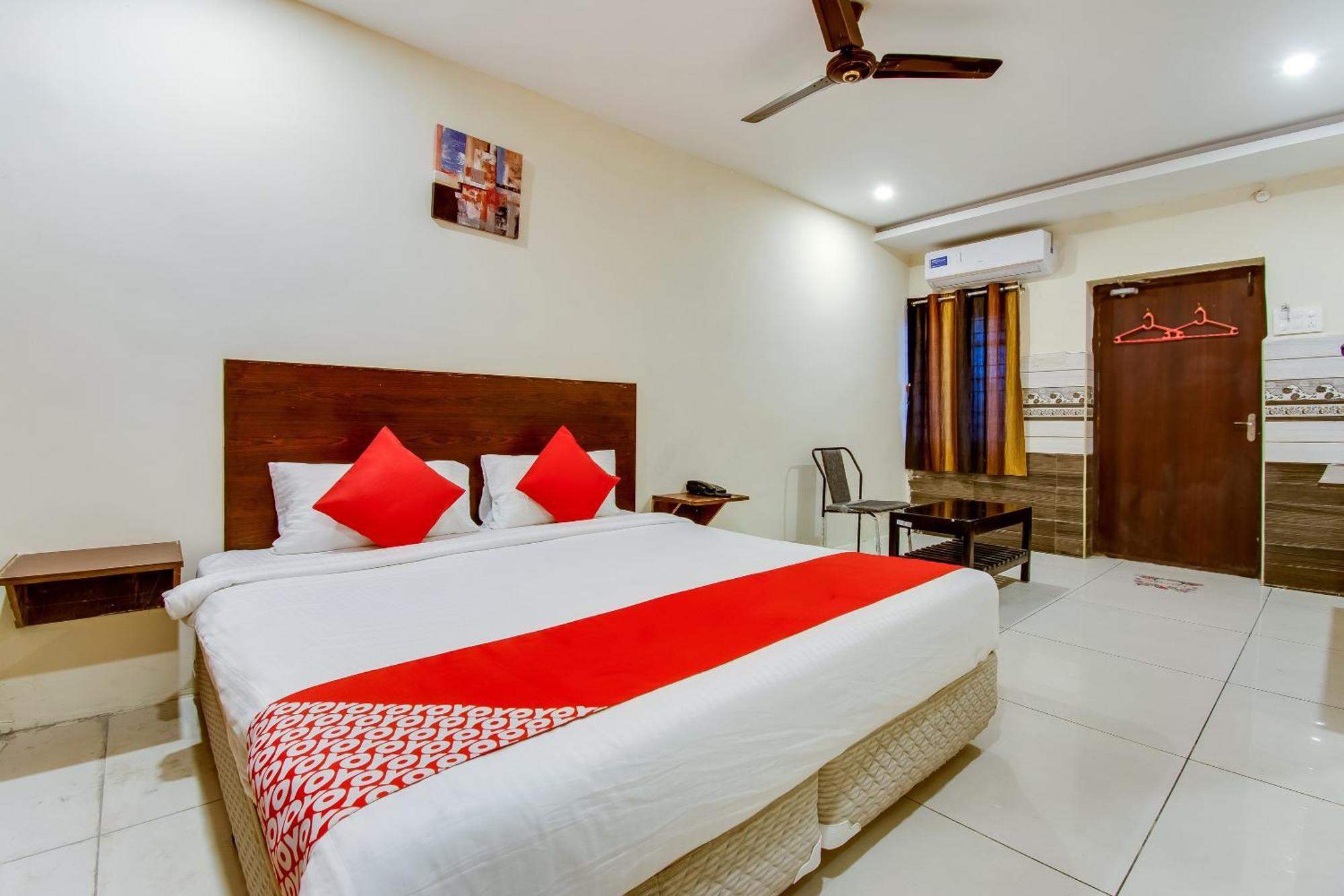 Oyo Akshaya Nest Hotel Vijayawāda Екстериор снимка